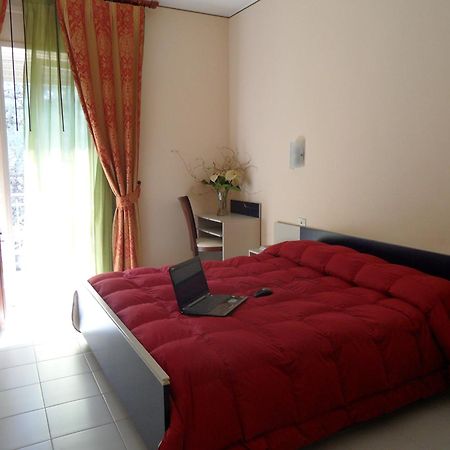 Hotel Villa Giusy กัสเตลลาเนตา มารีนา ภายนอก รูปภาพ