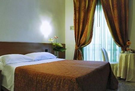 Hotel Villa Giusy กัสเตลลาเนตา มารีนา ภายนอก รูปภาพ