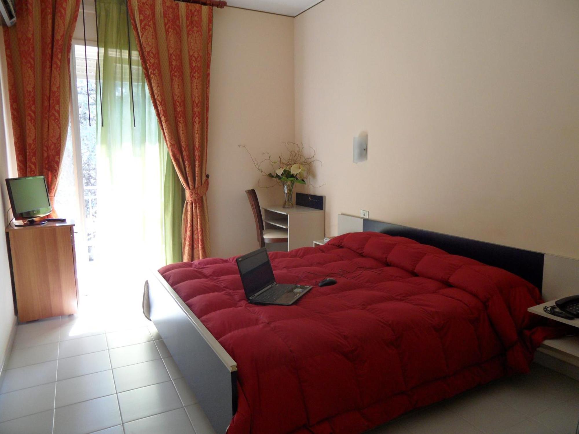 Hotel Villa Giusy กัสเตลลาเนตา มารีนา ภายนอก รูปภาพ