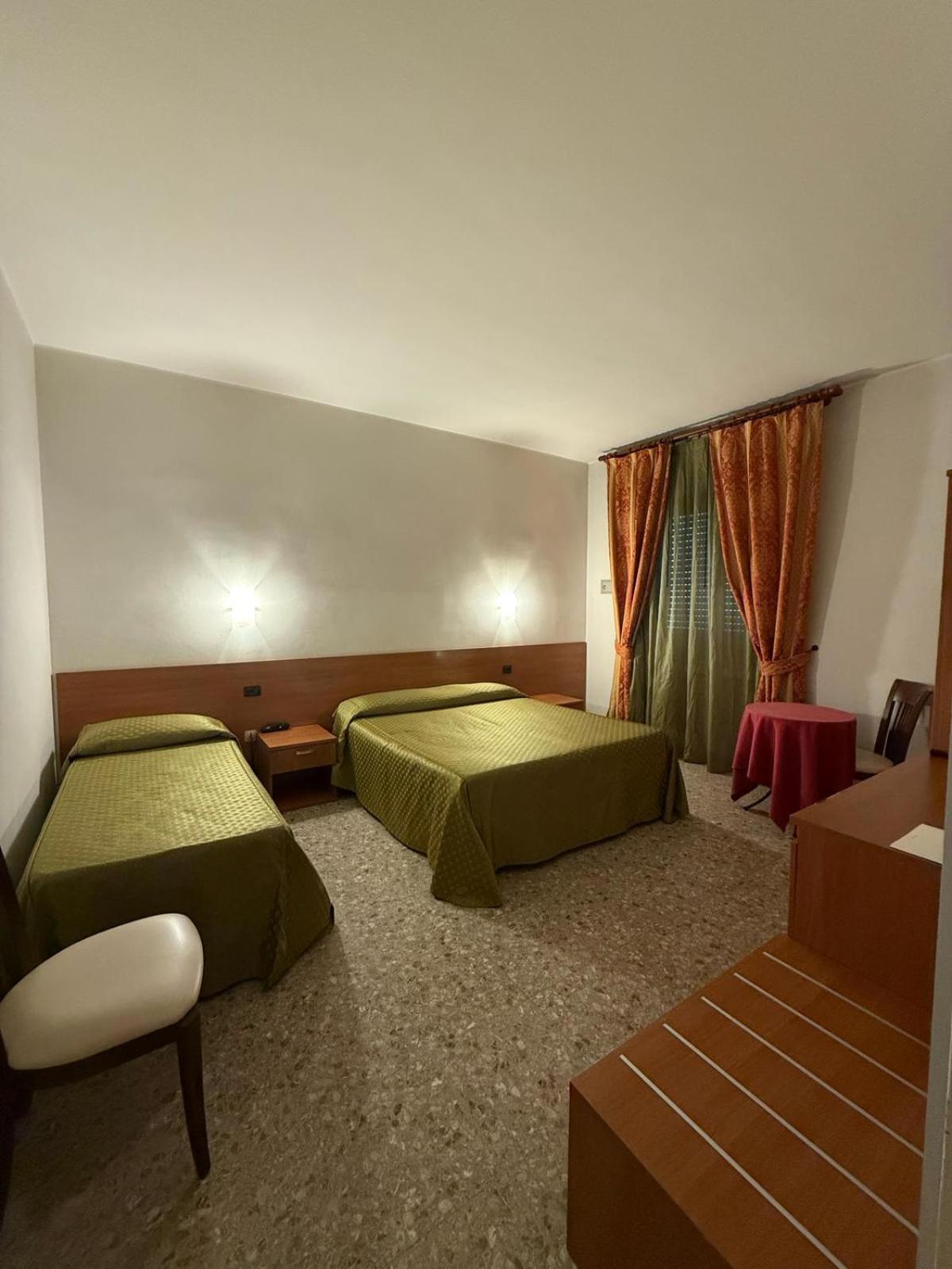 Hotel Villa Giusy กัสเตลลาเนตา มารีนา ภายนอก รูปภาพ